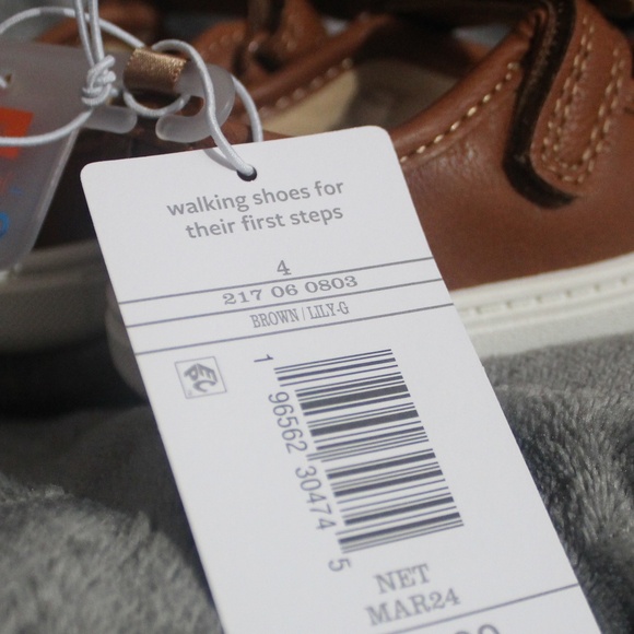 Brand NWT Carter's Brown Dress Shoes with bow & velcro strap for girls in Sz(4) - Picture 6 of 7